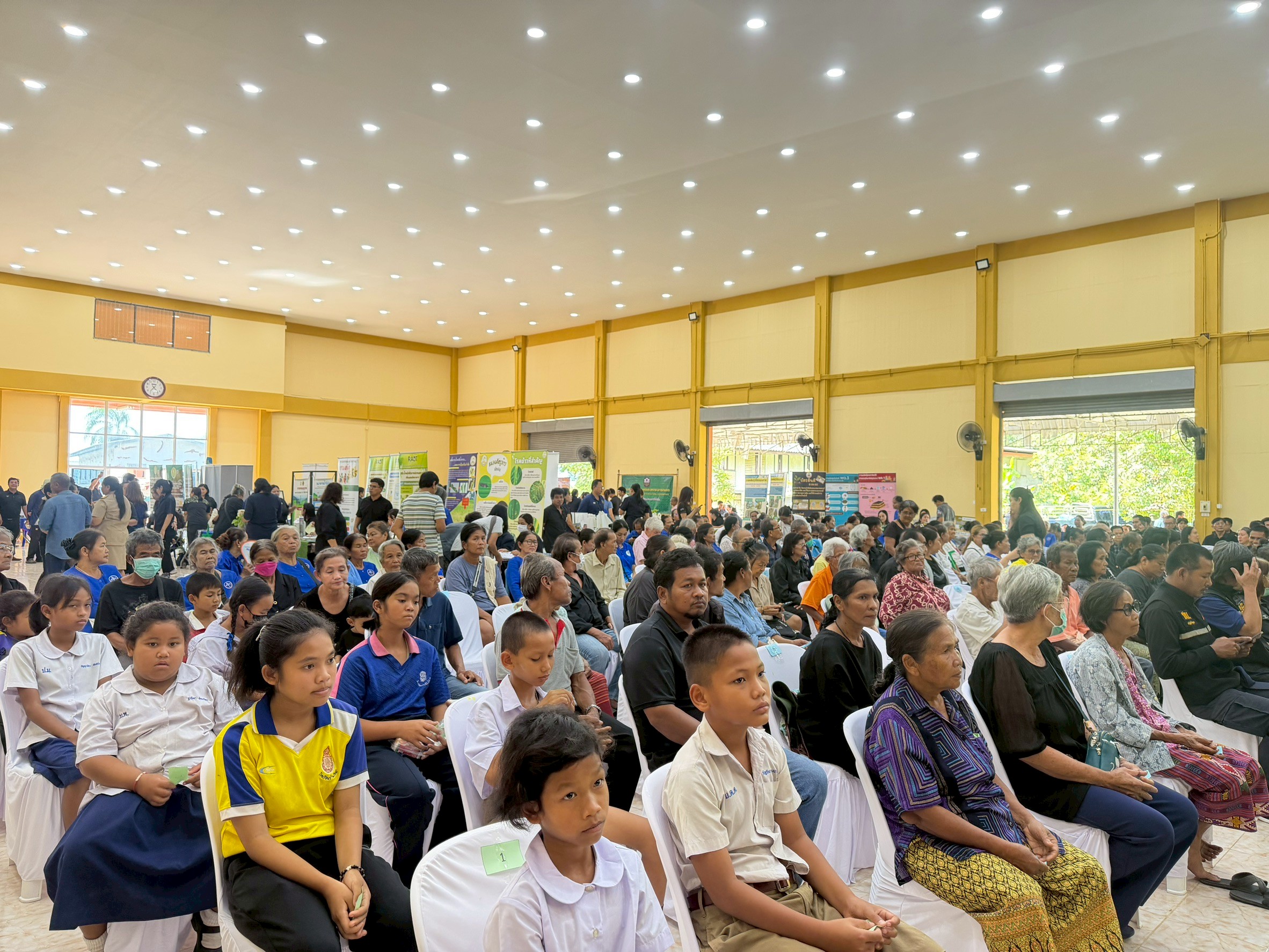 title -  ส.ป.ก.จันทบุรี เข้าร่วมจัดงานโครงการคลินิกเกษตรเคลื่อนที่ในพระราชานุเคราะห์ สมเด็จพระบรมโอรสาธิราช ฯ สยามมกุฎราชกุมาร ประจำปีงบประมาณ พ.ศ. 2569
